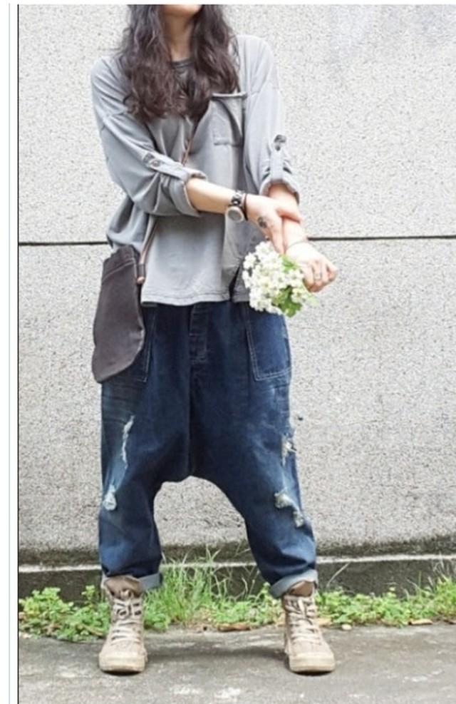 秋服 レディース ダメージ デニム サルエルパンツ デニムパンツ おしゃれ 冬 コーデ 春 冬服 かわいい 可愛い ジーンズ ゆったり 秋服 秋 Basecamp49