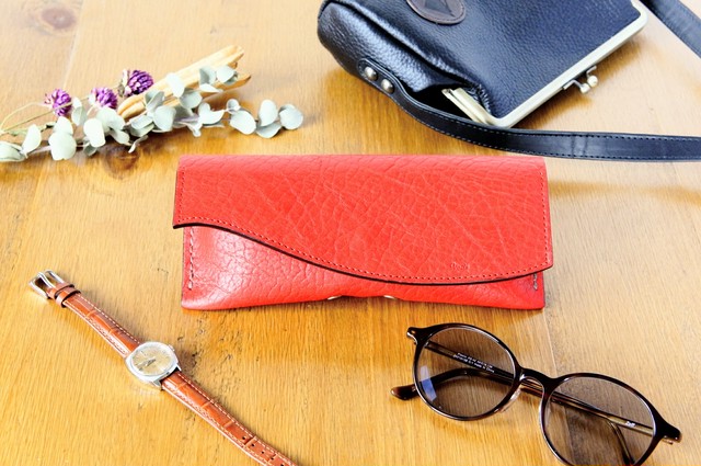 イニシャル刻印可 Wave眼鏡ケース Red ヌメシュリンク メガネ ケース 牛革 本革 波 赤 手縫い Atelier Port