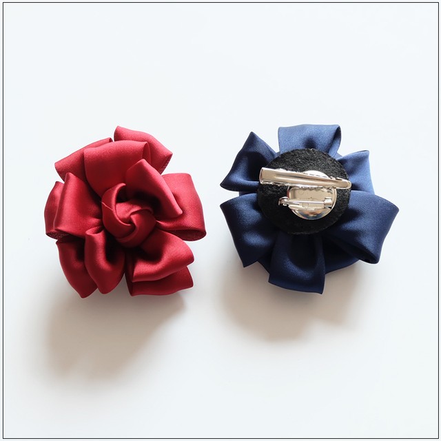 送料無料 パール3連ネックレス コサージュ付き パール ネックレス フォーマル コサージュ 2点セット 冠婚葬祭 ブラックフォーマル 結婚式 披露宴 パーティ 卒園式 入園式 卒業式 入学式 通夜 葬式 七五三 礼装 礼服 ホワイトデー ロング ショート シルバー シルバー