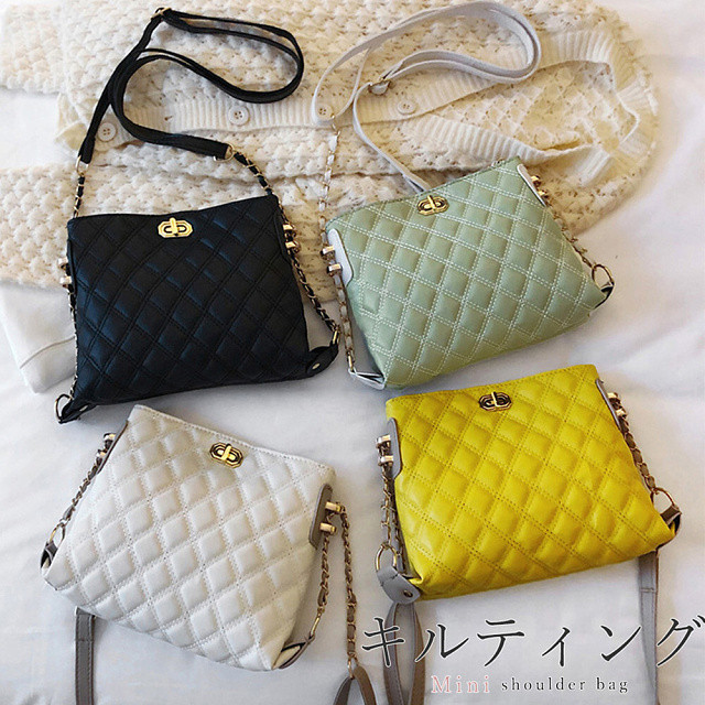 即納 キルティング ショルダーバッグ チェーンバッグ スクエアバッグ ミニバッグ ポシェット 肩掛け 斜めがけ かばん 鞄 レディース バッグ 黒 白 ブラック ホワイト ベージュ グリーン イエロー Ns 0354 Daily Closet