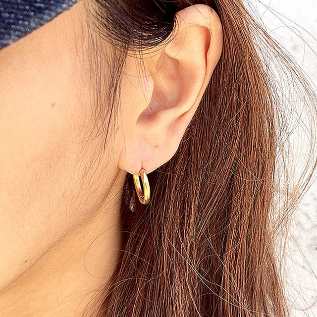 お肌にやさしいシンプルピアス 人気のフープデザインピアス 片耳ステンレスフープピアス ピアスやネックレスなどシンプルでおしゃれなアクセサリー Ila ピアスやネックレスなどシンプルでおしゃれなアクセサリー Ila