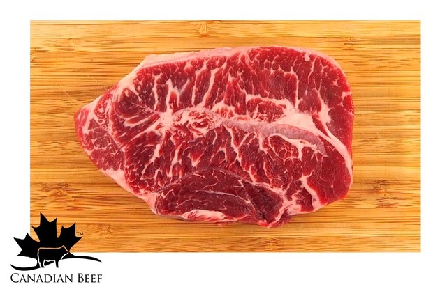 上質なコク深い赤身 ミスジステーキカット【カナダビーフ】400g(約200g×2枚)