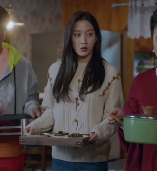 送料無料 韓国ファッション 女神降臨ムンガヨン着用デザインニット Aleumtown Halu