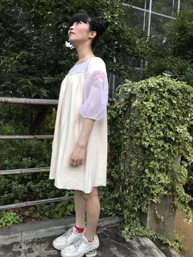 水中花刺繍ワンピース 蓮の花 刺繍妖精グミシカ