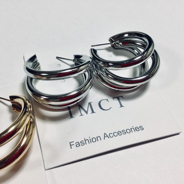 3連リングピアス ゴールド シルバー Red Milk