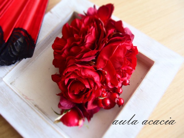 真っ赤なローズの髪飾り ベリーダンスショップ アラベスクアカシア