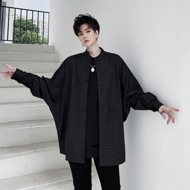 デザインシャツ 長そで ロングスリーブ バットスリーブ ブラック クロコ型押し風 シャツジャケット ワントーン ブラック 黒 スタンドアップカラー ルーズ 秋 冬 メンズ レディース ユニセックス 韓国 カジュアル シック クール モード お支払い後日以内に発送