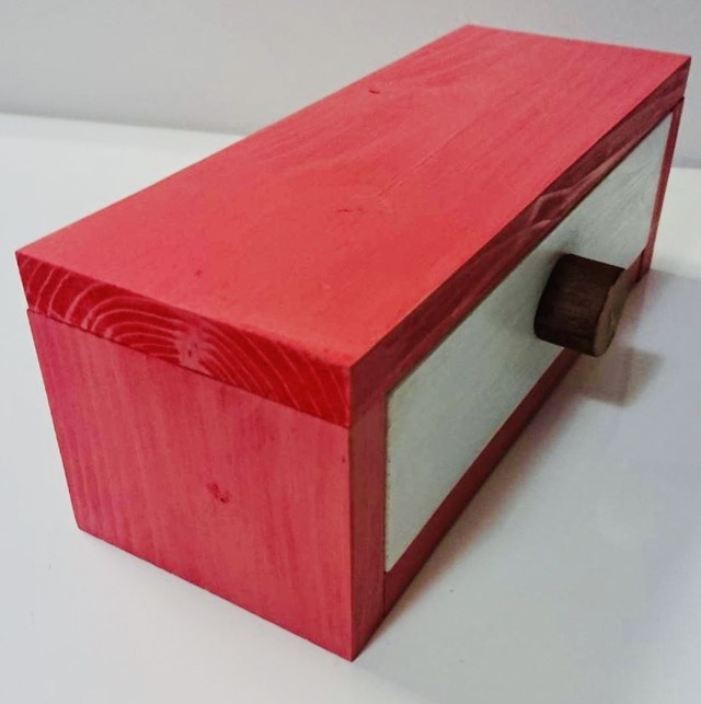 手作り木工 無垢材の小物入れ カラフルなピンク色 手作り木工 レスポーラー夢雑貨