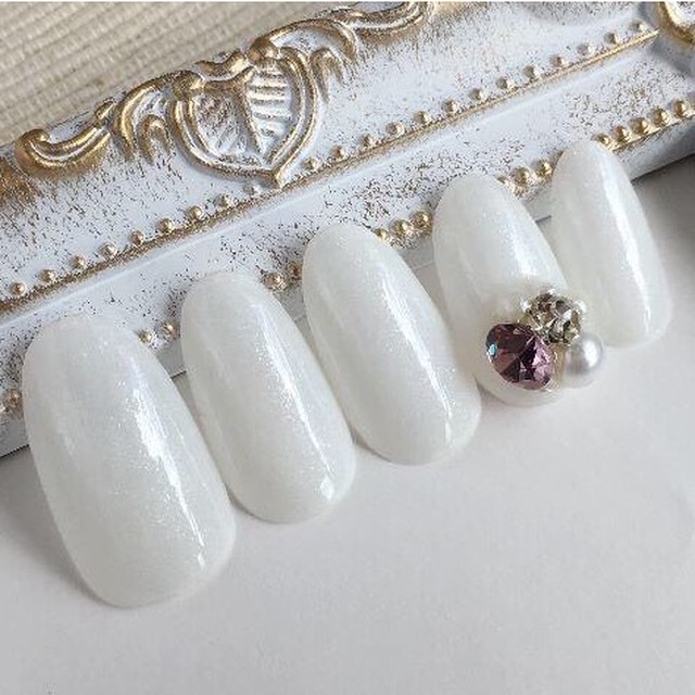 Vカットストーンネイル Bonheur Nail