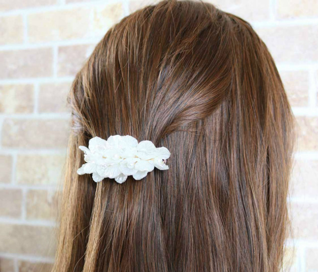 パールバレッタ シェル パール フラワー バレッタ 結婚式 大人可愛い ヘアアクセサリー レディース Charis