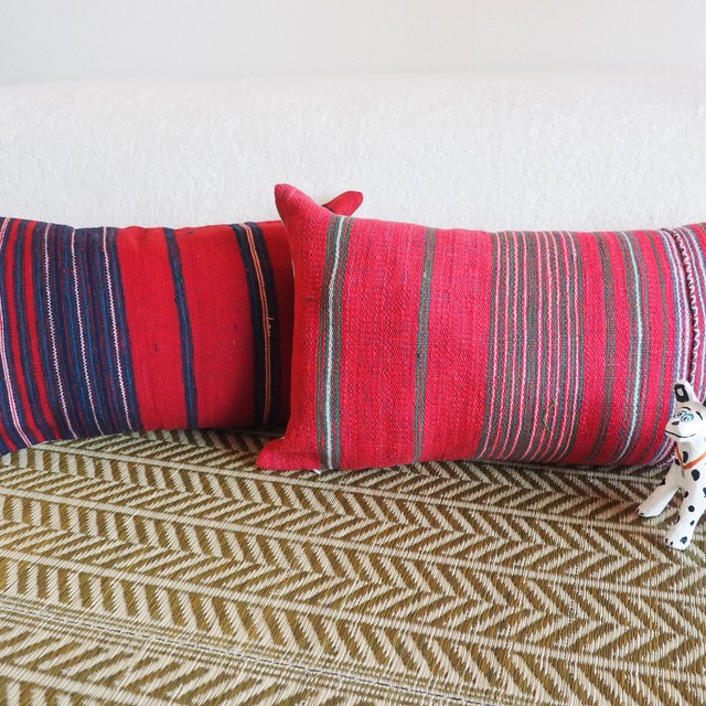 カレン族のミニクッションカバー 赤 緑 Sapibi ミャンマーの手仕事セレクトショップ サーピービー ハンドメイド 布雑貨の通販 エシカルでフェアトレード