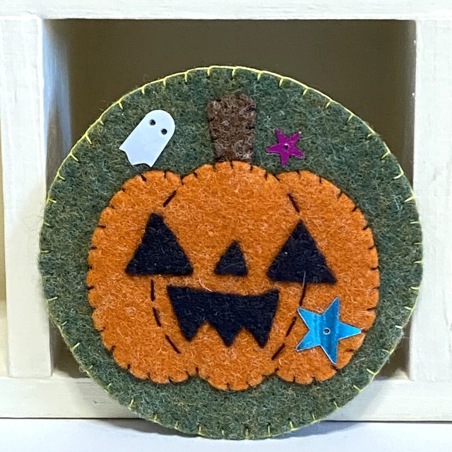 ハロウィンバッチ カボチャ ぬいぐるみravy