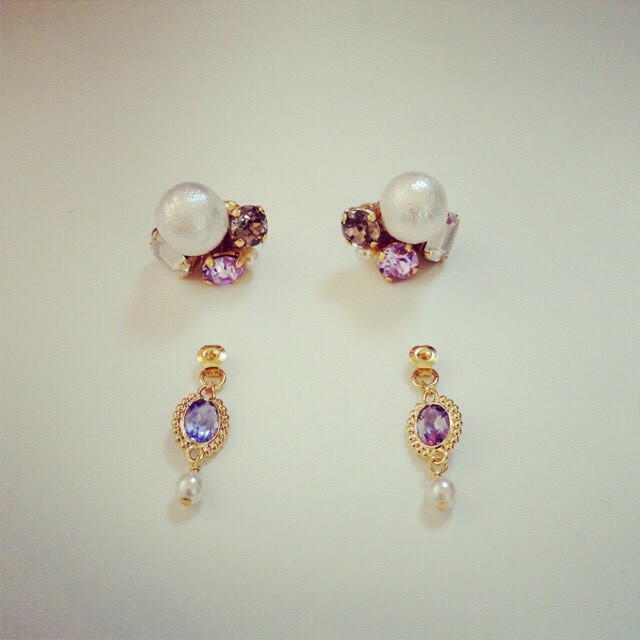 バックキャッチのコットンパールピアス Violuka