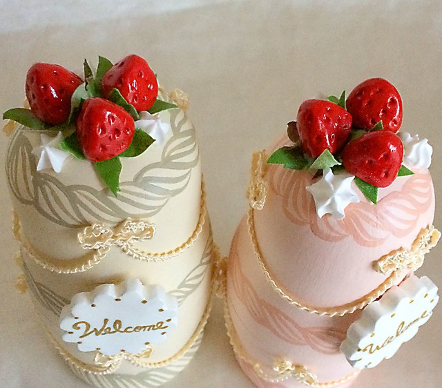 挙式をかわいく演出する ウェディングケーキのマトリョーシカ ピンク Spilla