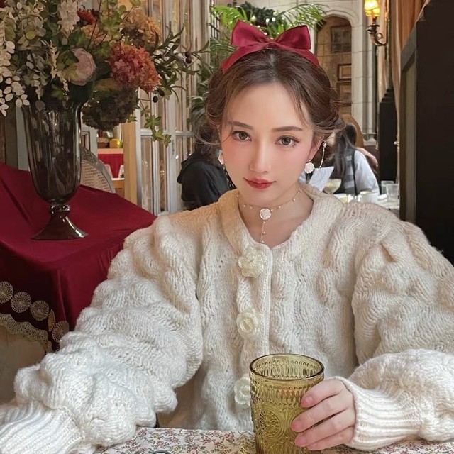 white flower knit cardigan