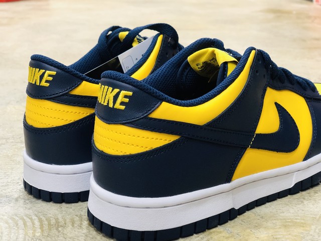 Nike Gs Air Nike Dunk Low Retro Michigan Varsity Maize Midnight Navy Whiteナイキ ダンク ロー レトロ Gs ミシガン バーシティ メイズ ミッドナイト ネイビー ホワイト Cw1590 700 Inception