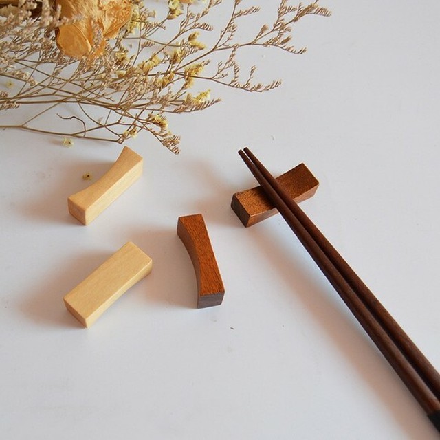 受注生産 箸置き スプーンホルダー 4ピース 北欧雑貨 ウッドクラフト 職人手作り おしゃれ 木製 食卓 雑貨 木工 031 Lrhomeware