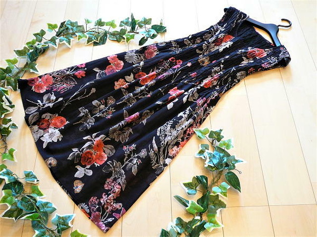 新品 3814 L インド綿100 薔薇柄 ワンピース 黒系 シャーリング 裏地あり 大人の夏スタイル Enjoy Clothes