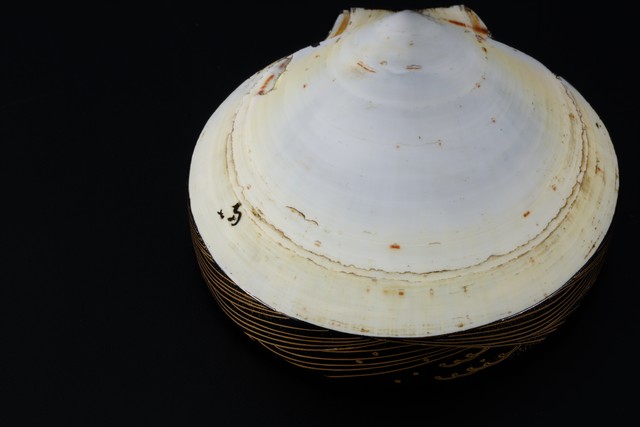 月日貝香合 波 海松貝蒔絵 上杉満樹 作 上杉満樹工房