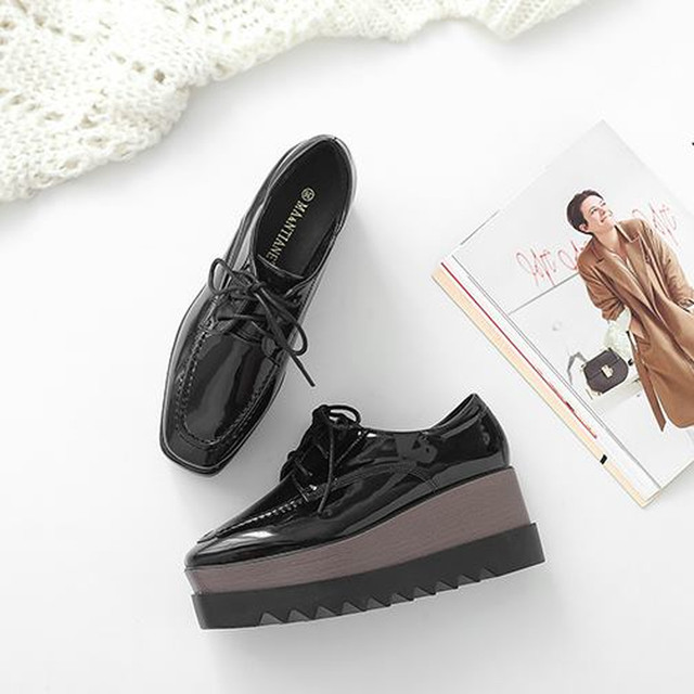 シューズ 厚底 オックスフォードシューズ レディース おじ靴 タンクヒール レースアップ 秋冬 可愛い 厚底ローファー おしゃれ マニッシュシューズ Officewalaa オフィスワラア レディースファッション スタイル