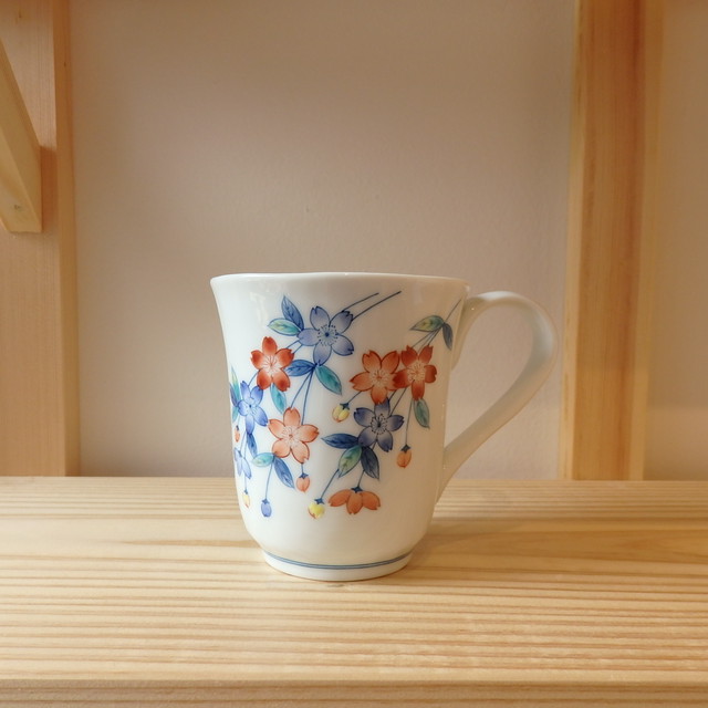 伊万里焼 青山窯 しだれ桜 色絵 小 Mugpop 伊万里焼 青山窯 しだれ桜 色絵 小 Mugpop