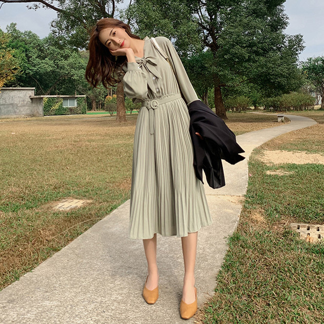 プリーツ ワンピース リボンタイ 長袖 ミモレ丈 ウエストマーク グリーン ブラック 春 秋 10代 代 30代 40代 エレガント 上品 Y0557 Sunny Place