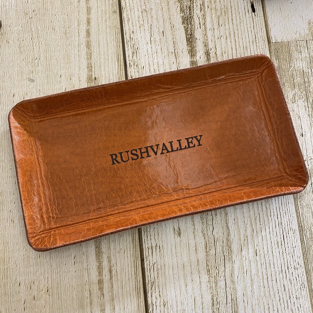 即納 送料無料 名入れ無料 本革レザー トレイ アクセサリー 小物入れ キャメル Rushvalley