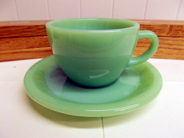 【アンティーク】ファイアーキングKW-193 3 Vintage Fire King Jadeite Jadite HEAVY Restaurant Ware CUP & SAUCER SET
