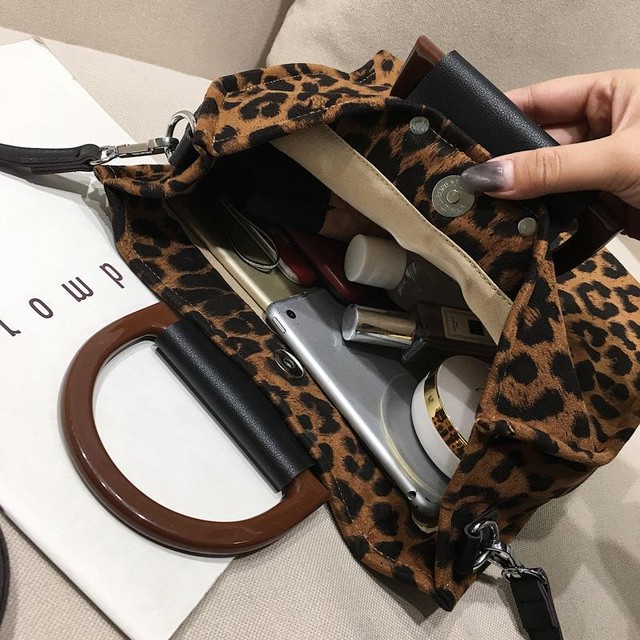 ショルダーバッグ レオパード柄 ショルダーバッグ レディース バッグ ショルダー ヒョウ柄 レオパード カジュアル 通勤 エレガント 大人可愛い 韓国 オルチャン 韓国ファッション 新作 春夏 春 夏 Ut 0668 Musubi Me 韓国 オルチャン レディースファッションのお店