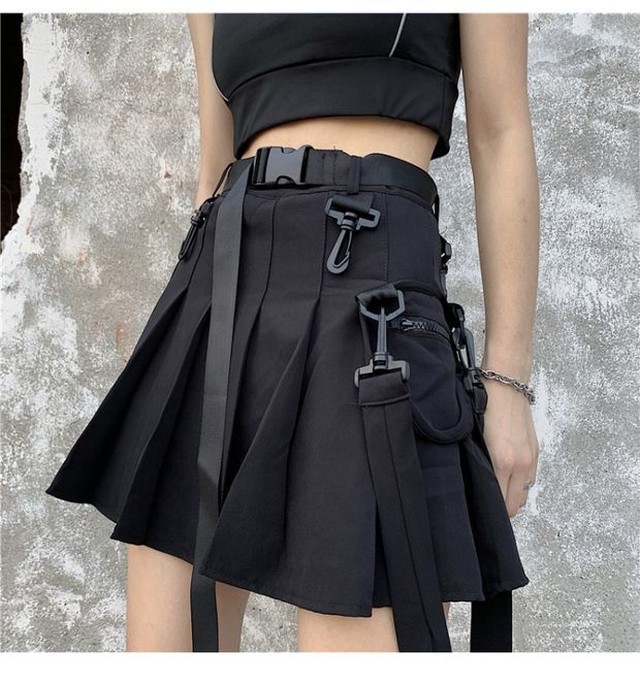 夏服韓国ファッショントレンドスタイルレッドaラインスカート プリーツショート 半袖 ハーフスリーブ 原宿 夏物 ハーネス ベルト デーモン Pleglad Demon