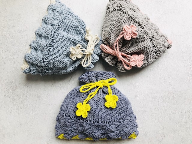 お花 ストラップの巾着ポーチ 編み物キット By Doliminue ドリミーヌ 60ろくまる編み物キット販売サイト 世界が認めた毛糸を使用した 編み物キット