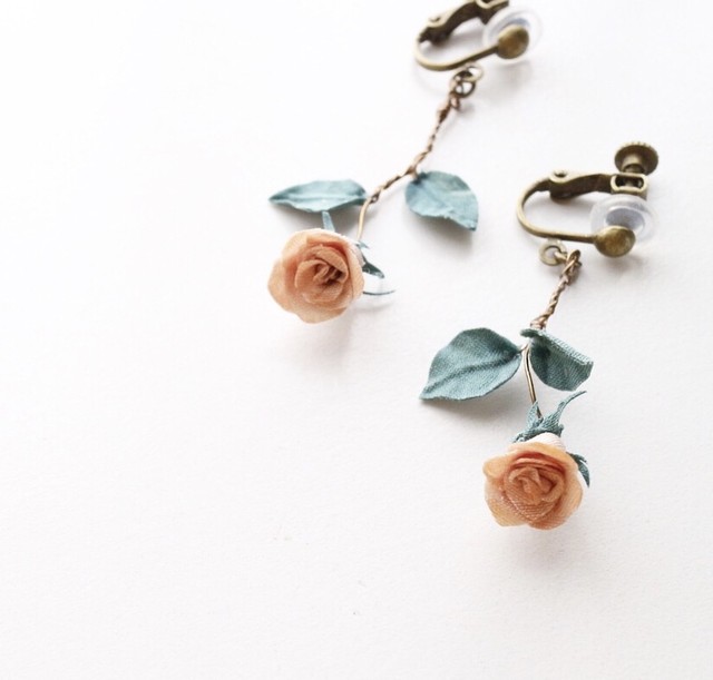 あなたの思い出の花でつくるアクセサリー Kahonアクセサリー