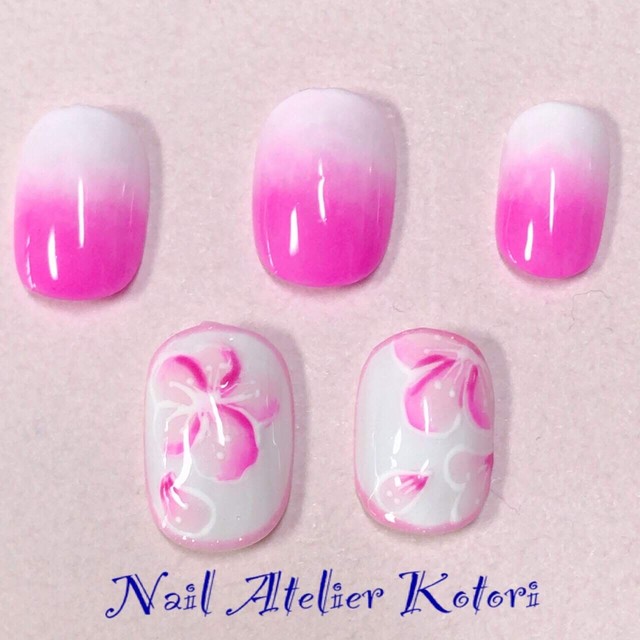 グラデーションネイル ピンク ホワイト Nail Atelier Kotori ネイルチップ販売 アートチップ