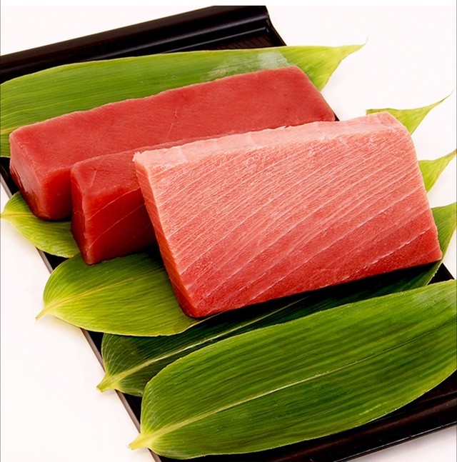 赤身 One海の大宝石箱 市場直送本マグロ中トロ 赤身 いくら醬油漬け ホタテ貝柱入り 愛明商店
