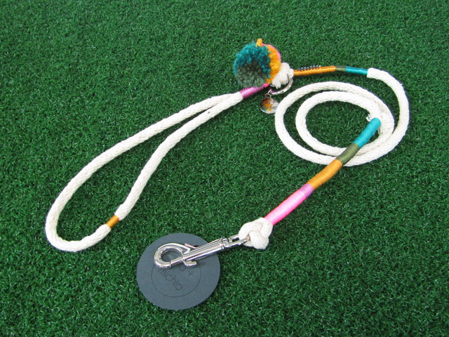 ドッグリード/ロープ/ナチュラルホワイト/ボンボン/シルバー金具【ナチュラル×蛍光ピンクなどの糸がとても映える☆☆さりげなくインスタ映えです!】【ハワイ】