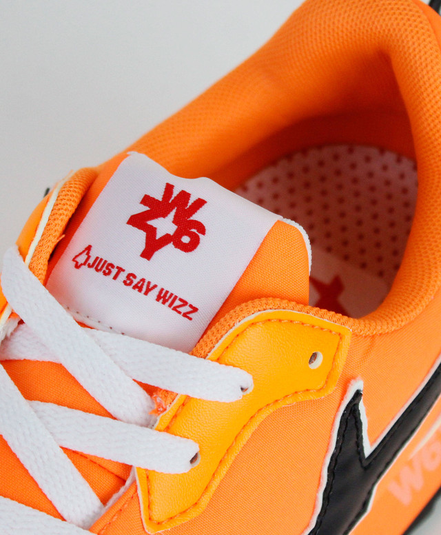 W6yz ウィズ Jet M 1g36 Arancio Fluo Nero ネオンオレンジ スニーカー メンズ Brillante ブリランテ