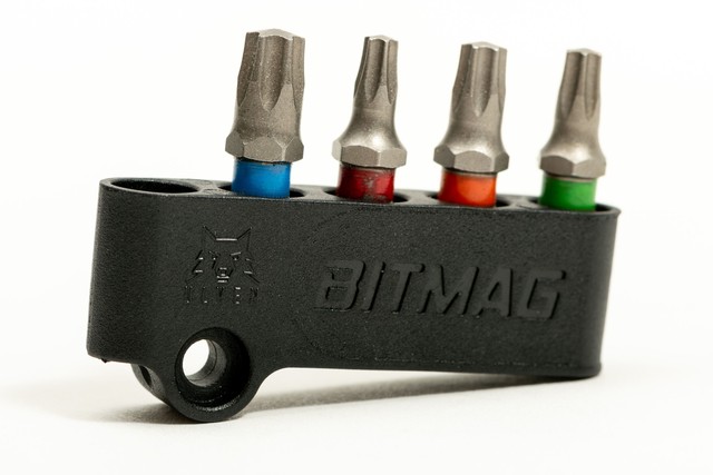 Bitmag Black ビットマグ 黒 インパクトドライバーに取り付け可能なビットホルダー 各メーカー対応 Bitmag正規代理店 Hb Tools