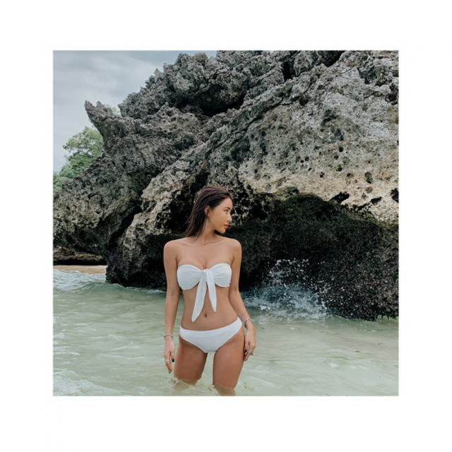 ビキニ レディース ショーツ セクシー バンドゥ ビキニ 水着 ブラ 小胸 ホルターネック 水着 ビキニ フロントリボン レッド ホワイト 夏 海 ビーチ プールレディース リゾート Leaflower 001 リーフラワー レディースファッション専門店