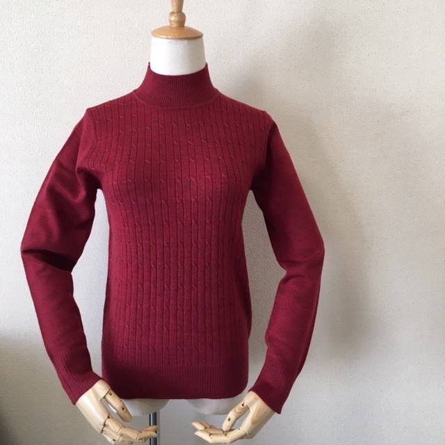 パウダーウール ケーブル柄ハイネックセーター ワインレッド クルーズ インターナショナル Crews Theshop