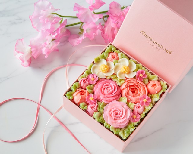 Peach Pink 食べられるお花のボックスフラワーケーキ Flower Picnic Cafe Hakodate