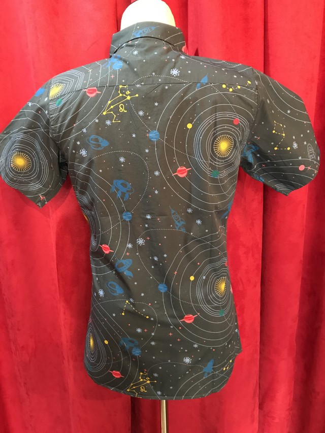 30 Off Run Fly 宇宙柄メンズシャツ More Tea Vicar