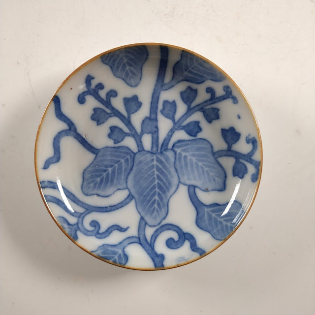 印判 手塩皿 取皿 桐文 青 レトロ かわいい 明治大正 アンティーク デザイン おしゃれ 和食器 日本料理 うつわ骨董 生活骨董 用の美 日本の文様 暮らしの骨董 一枚ずつ Be278 3hige Antique Store 京都 古門前の古美術店 三髭堂