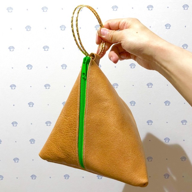 本革仕様 リングハンドル ミニバッグ 三角ポーチ キャメル グリーン ゴールド The Labo Tokyo