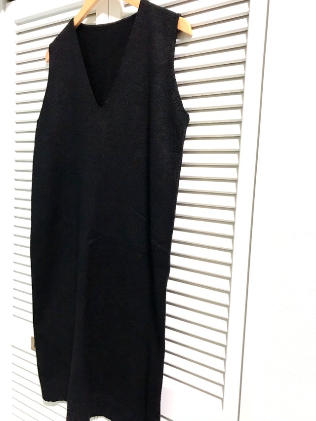 シンプルvネックノースリーブニットワンピース ブラック プチプラコーデのミカタ Kyasalon