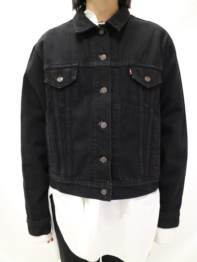 Levi’s black denim jacket 【0608】