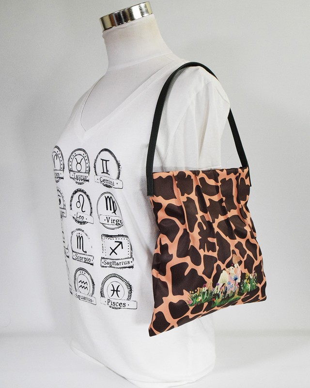 ティピィカレン ジラフ柄レディガールプリントタックワンショルダーバッグ Tipicurren