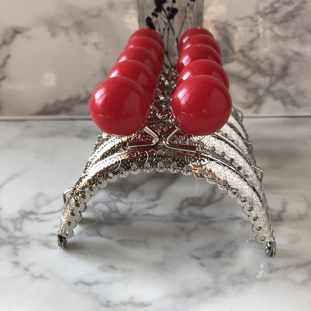 大きなあめ玉付き がま口 口金 8 5口金 赤 おしゃれで可愛いがま口口金が安い通販サイトbeautywolf 可愛いがま口の口金が安い通販サイト Beauty Wolf ビューティウルフ