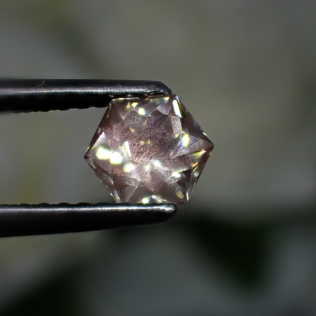 宝石つむりの福袋 ヘキサゴナル3兆円カットのオレゴンサンストーン 魔法の琥珀糖福袋 宝石ルース販売 ジュエリー加工 宝石つむり