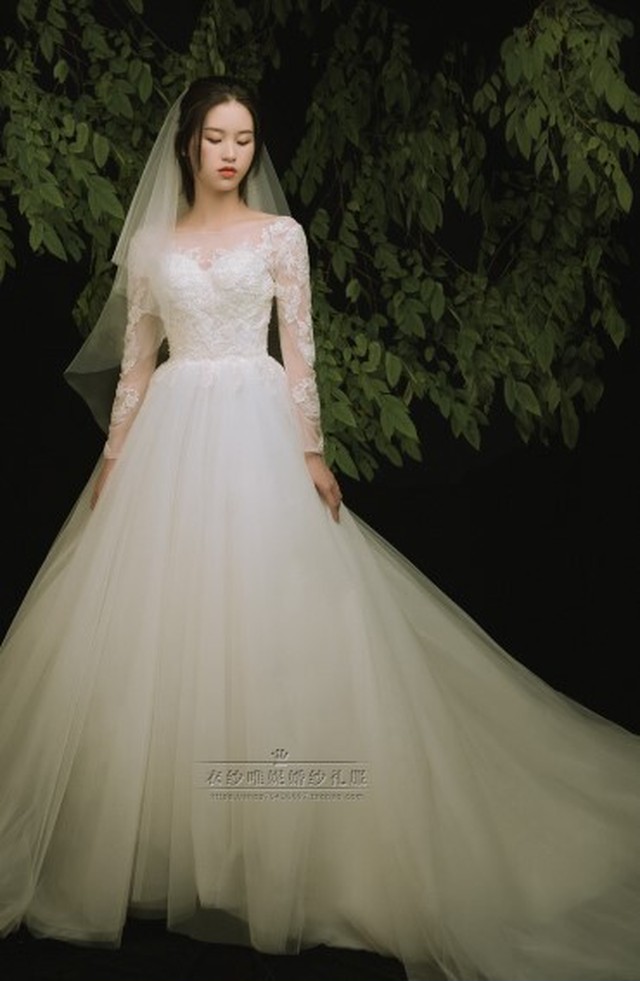 芸能人愛用 高品質 写真 細見えシルエット エレガント 長袖 ホワイト ウエディングドレス ウェディングドレス Www Vetrorossi Com