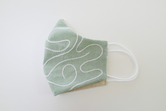 【手刺繍のマスク/ワイヤー入り】 "wave pool"